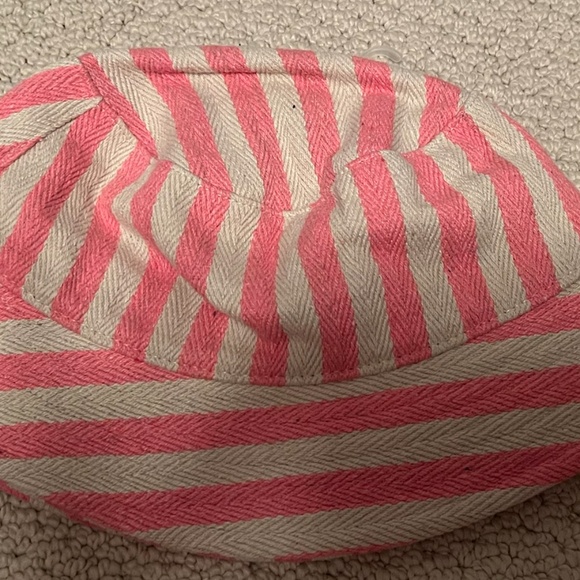 NWT: gap canvas bucket hat - Picture 1 of 3